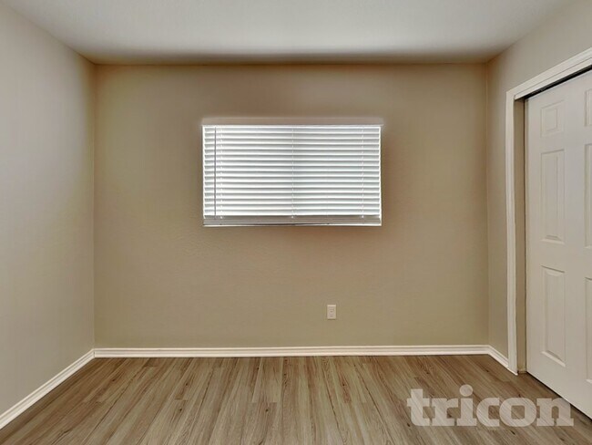 Building Photo - 9506 Lookover Bay