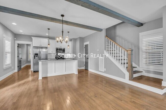 Building Photo - 1801 Sevier St