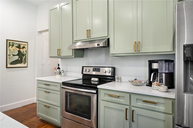 Building Photo - 934 Conti St