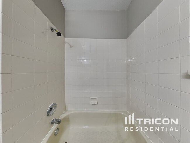 Building Photo - 14308 Tanja King Blvd