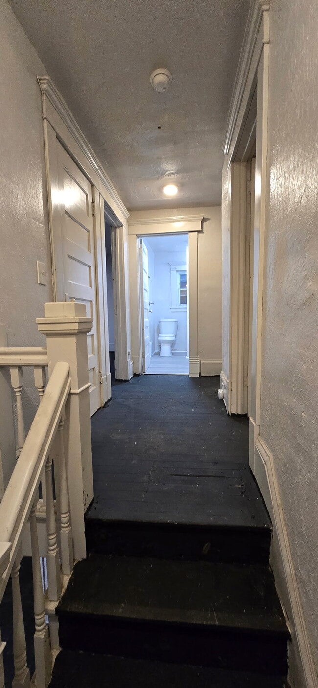 Building Photo - 1437 S Linden Ave