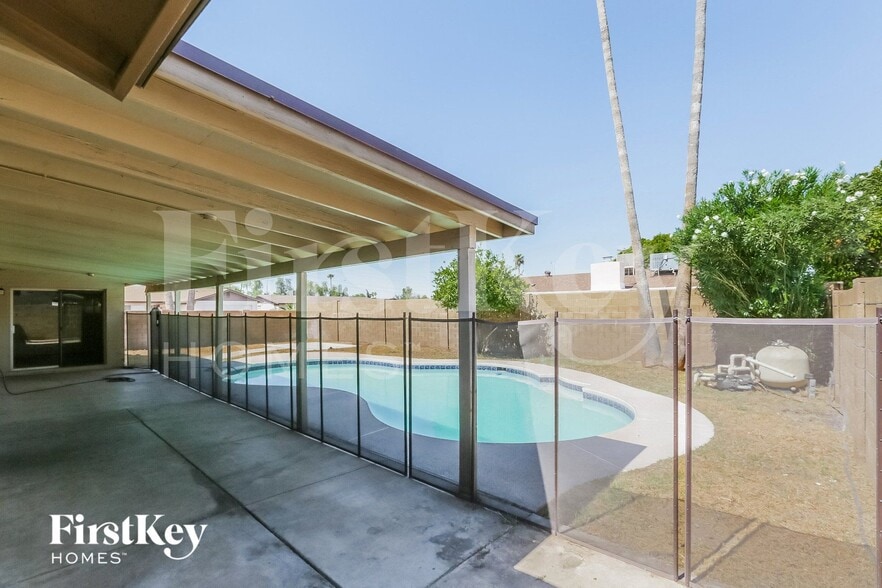 Building Photo - 10612 N 47th Dr