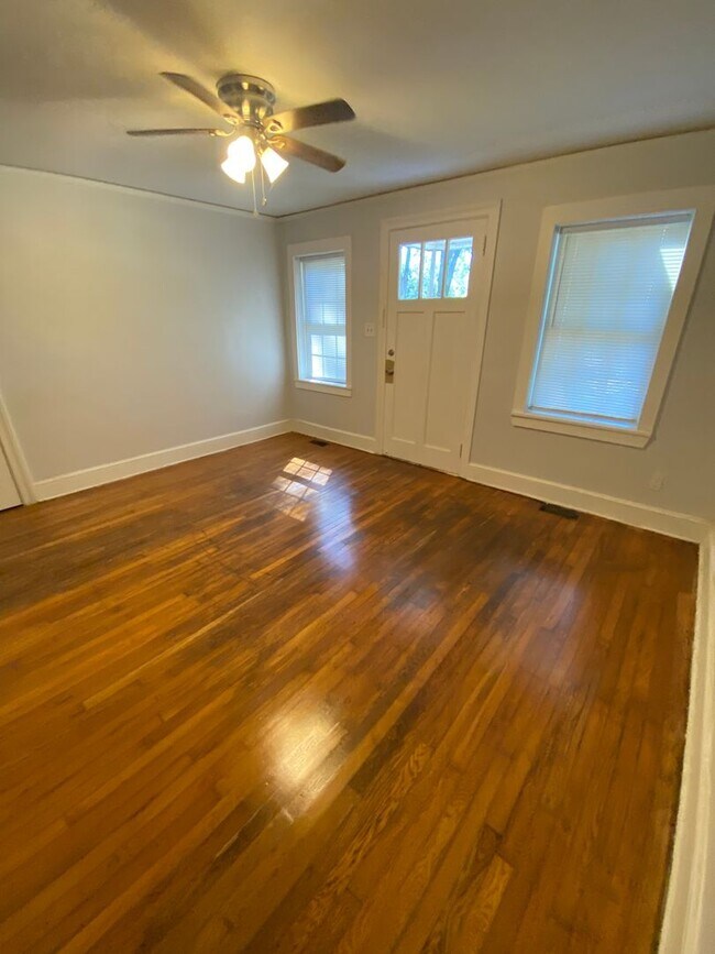 Building Photo - 161 Cambridge Cir