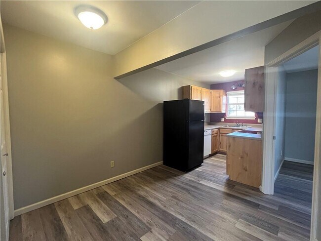 Building Photo - 802 W Tahlequah St