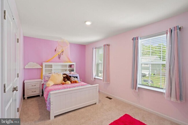 Building Photo - 35418 River Bend Dr