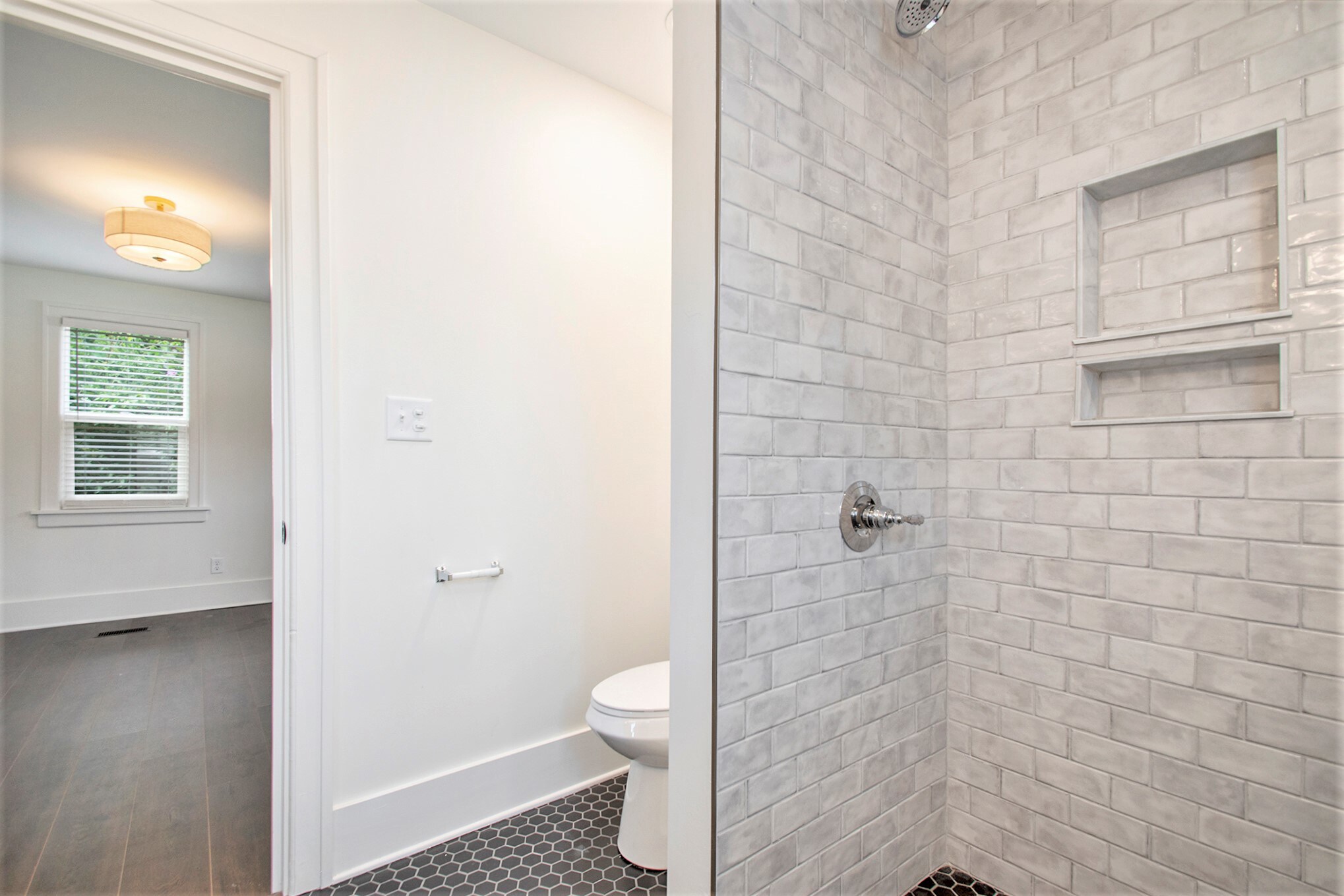 Building Photo - 523 W Marion St