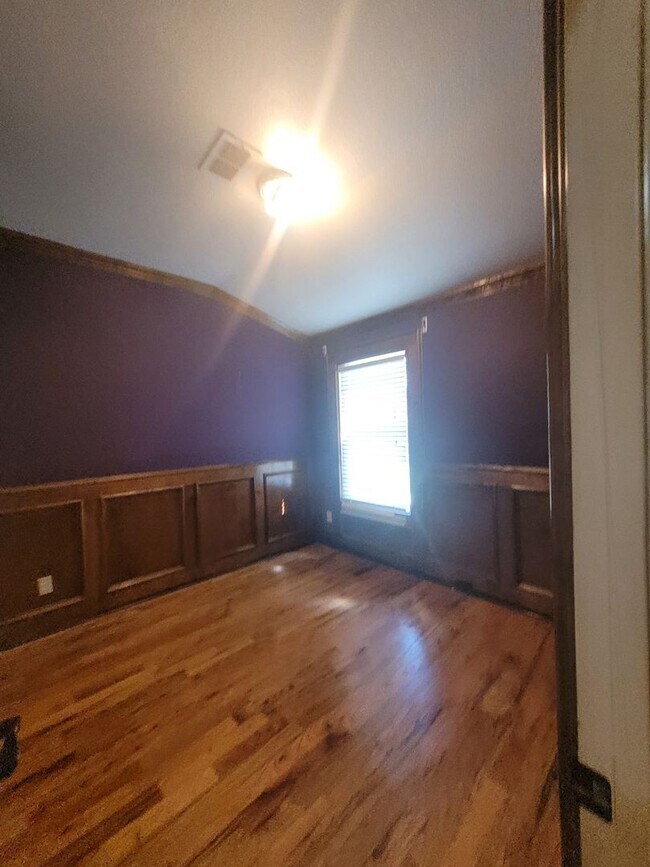 Building Photo - Great 3 bedroom in Meadowbrook area! Ask a...