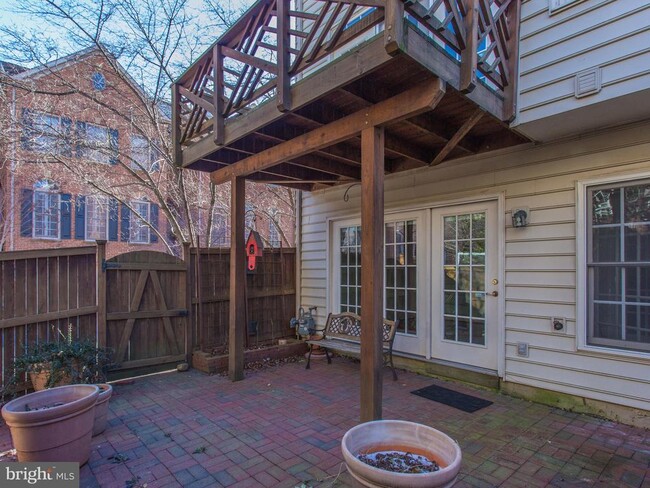 Building Photo - 701 Fitzhugh Way