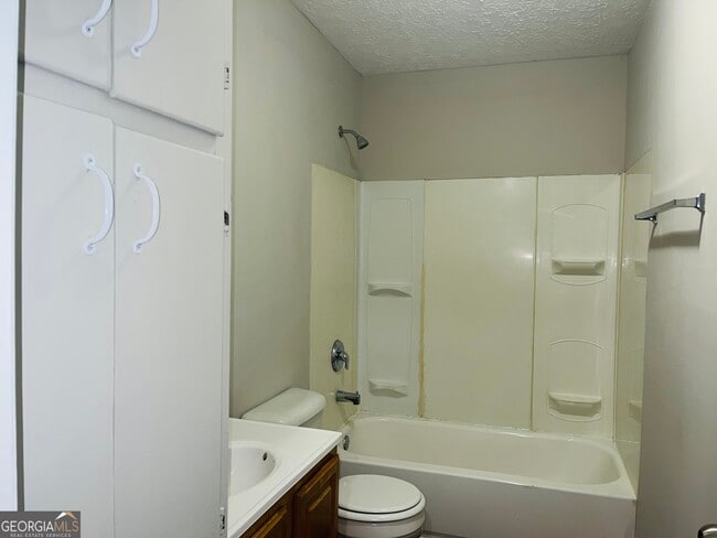 Building Photo - 605 Wilburn Ave
