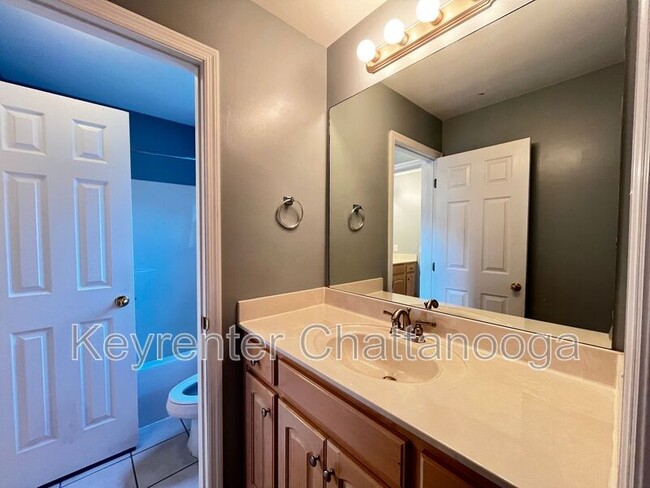 Building Photo - 5775 Crooked Creek Dr