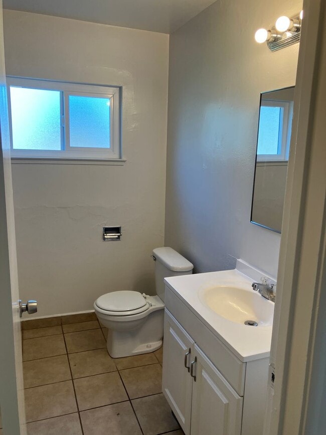 Building Photo - 2700 Whitcomb Way