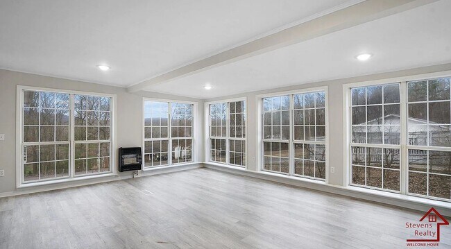Building Photo - 510 Knollwoods Rd