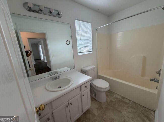 Building Photo - 1613 Fort Perry Way