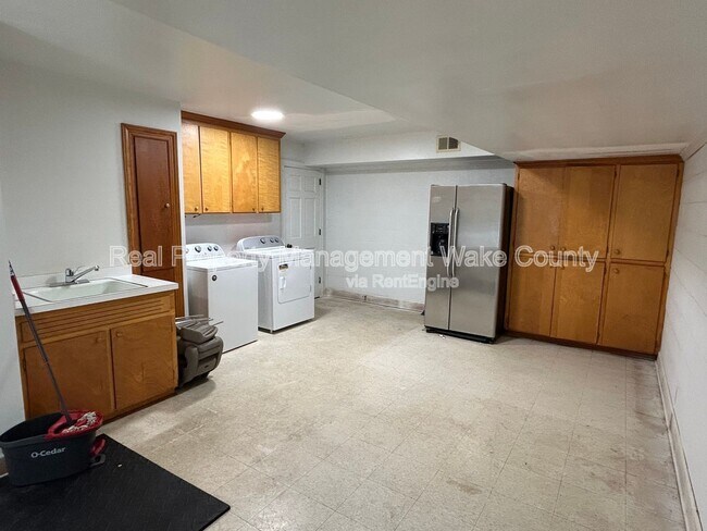 Building Photo - 4216 Oak Park Rd