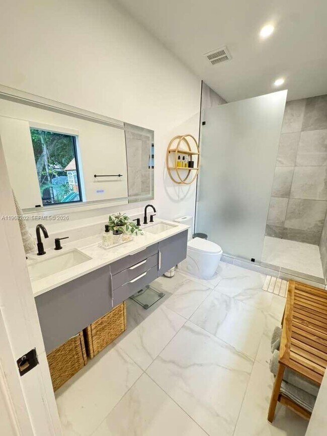 Building Photo - 1854 SW 17th St