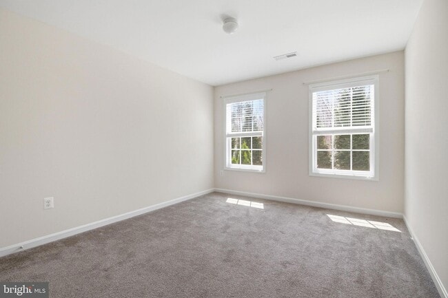 Building Photo - 950 Grouse Pointe Dr