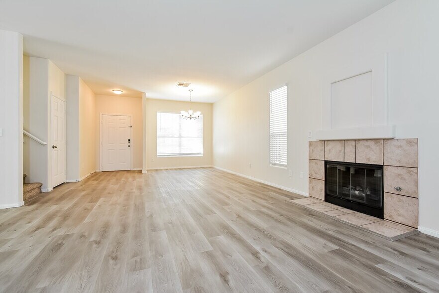 Building Photo - 5900 Taj Mahal Dr