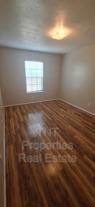 Building Photo - 2805 Sprucewood St