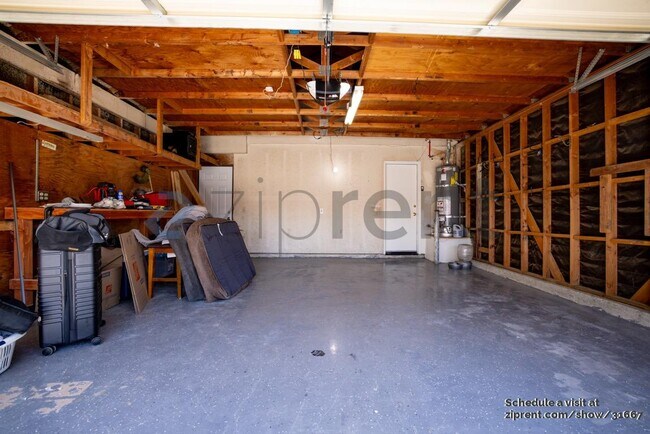 Building Photo - 1398 W Norwood St