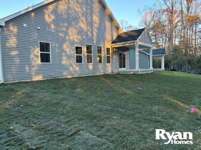 Building Photo - 136 Wood Land Ave