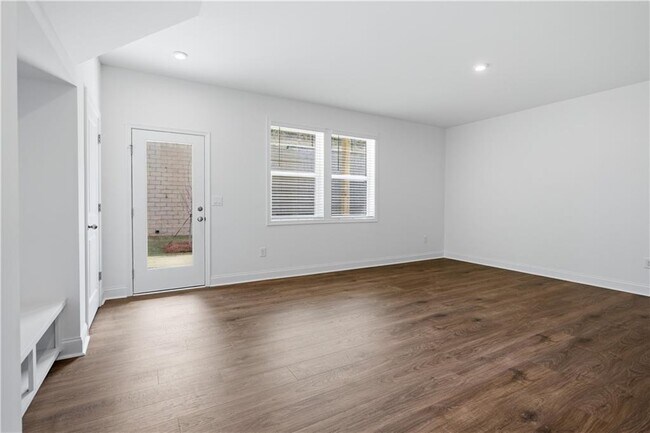Building Photo - 376 Sunset Holw St