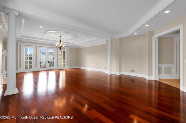 Building Photo - 131 Oval Rd