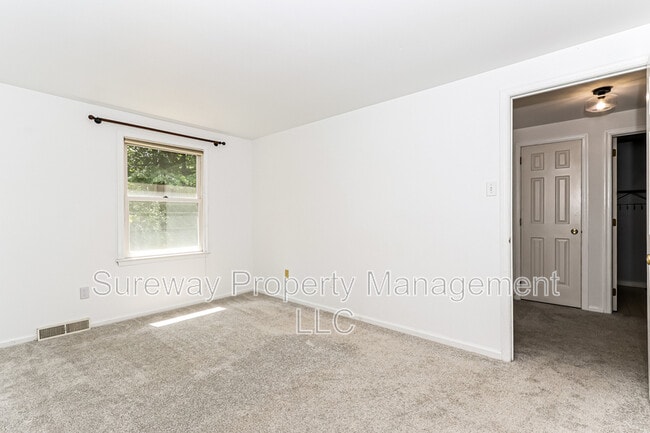 Building Photo - 329 Catch Penny Ln