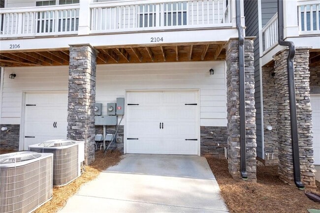 Building Photo - 2104 Irvin Ct
