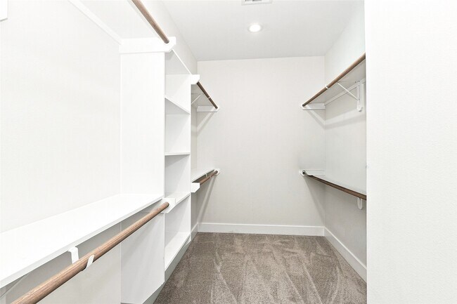 Building Photo - 835E Dorchester St