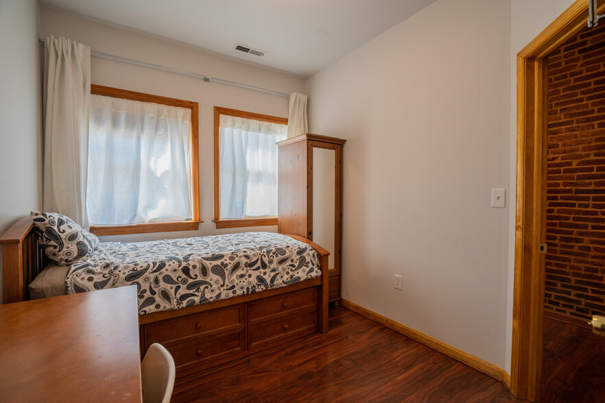 First floor front bedroom - 505 North Washington Street
