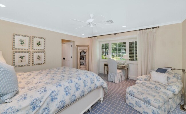 Building Photo - 6248 E Montecito Ave