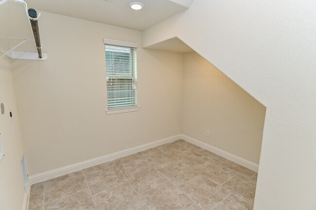 Building Photo - 4431 Wyatt Roland Wy