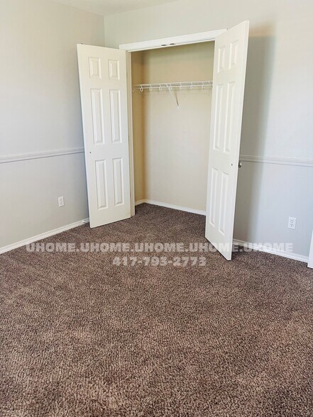 Building Photo - 3841 W Rockwood St