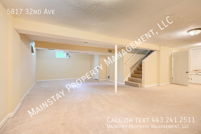 Building Photo - 5817 32nd Ave