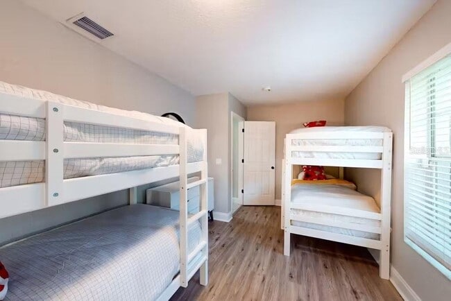 Building Photo - 102 Titan Dr