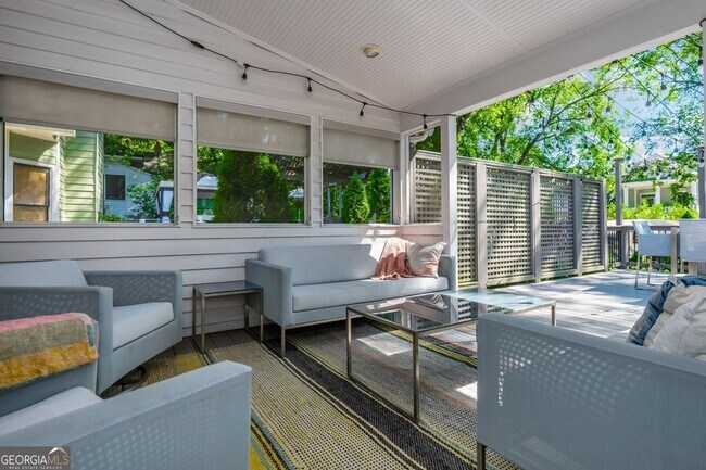 Building Photo - 242 Haralson Ave NE