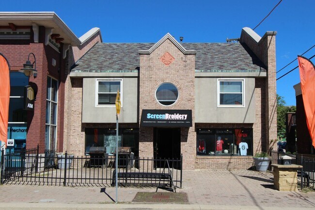 Building Photo - 1712 W University Ave