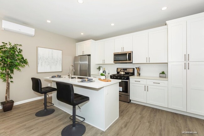 Building Photo - 4929 W Mountain View Dr