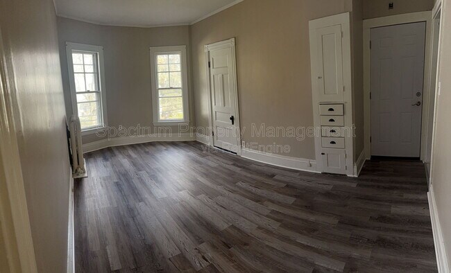 Building Photo - 40 Pleasant St