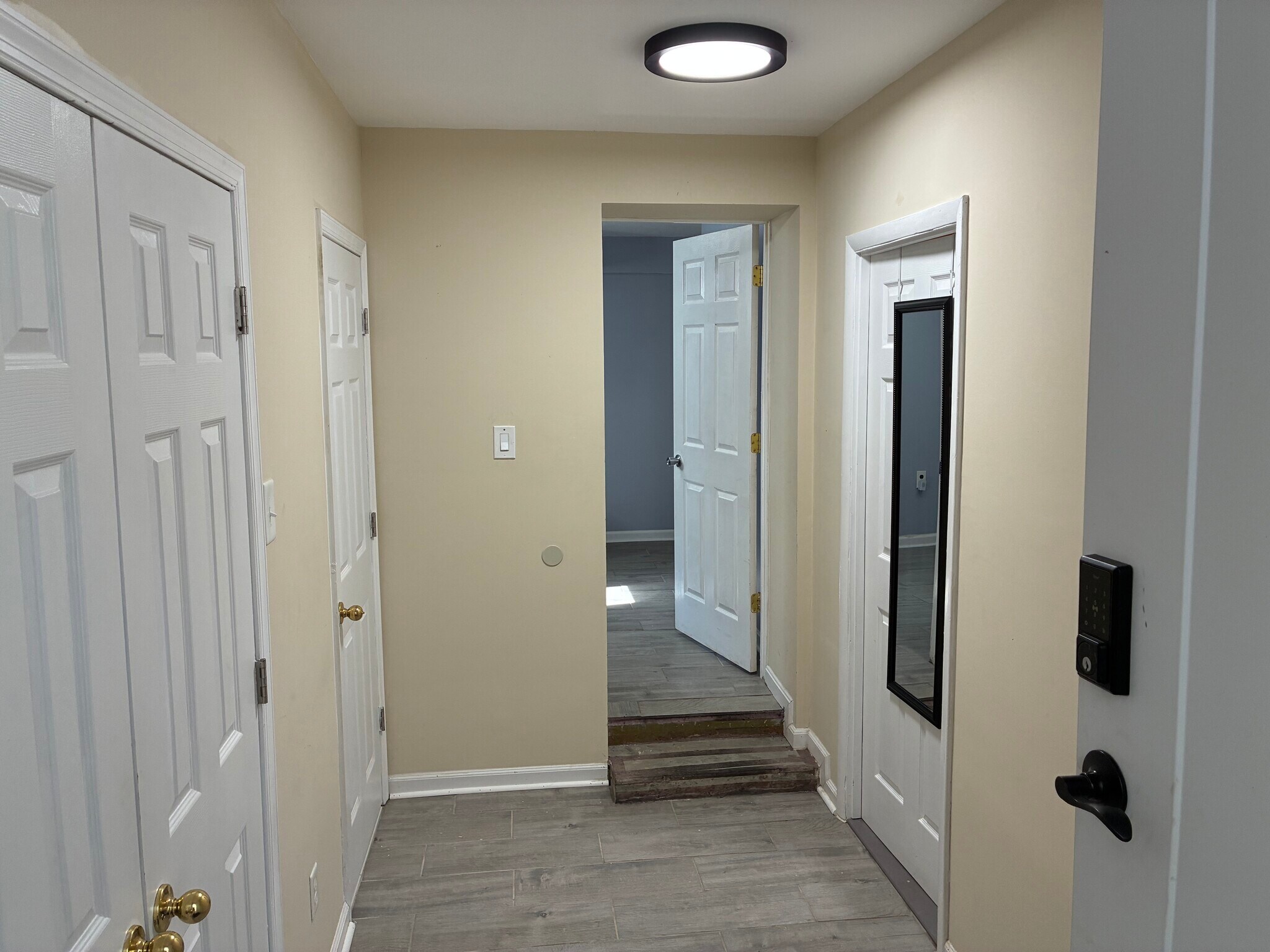 LOWER LEVEL ENTRANCE - 5112 Hollywood Rd