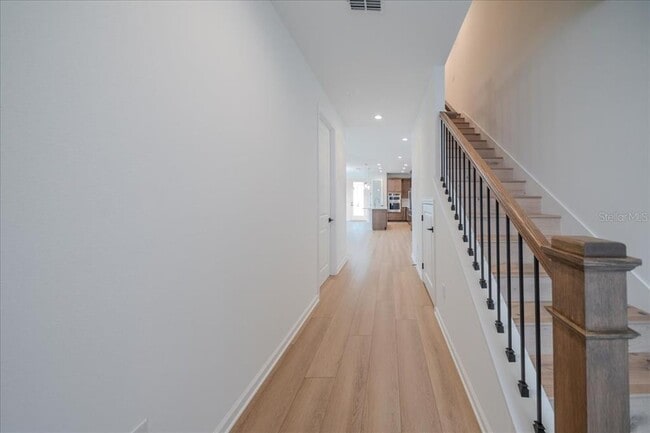 Building Photo - 1895 Pinecliff Dr