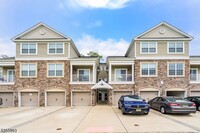 Building Photo - 503 Waterview Ct