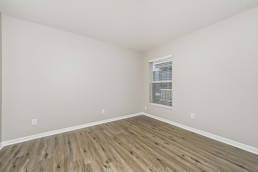 Building Photo - 18036 Birdwater Dr