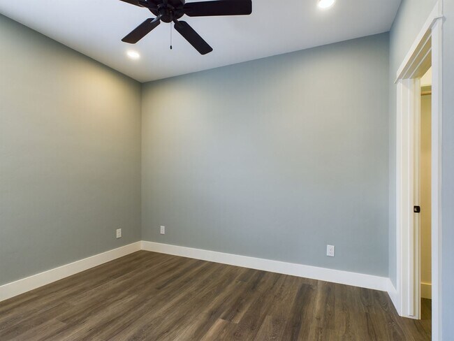 Building Photo - Charming 3-Bedroom Home with Updated Kitchen and Dual-Sink Primary Bath