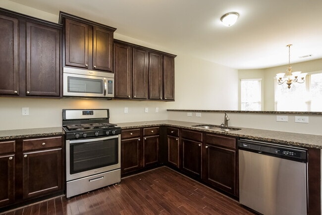 Building Photo - 5051 Saphire Ct