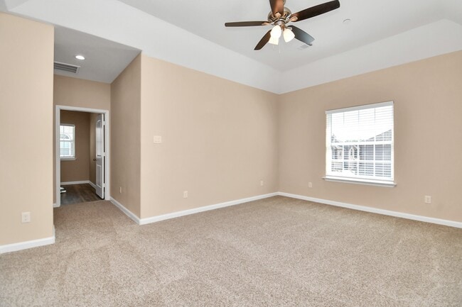 Building Photo - 2331 Bermuda Palms Dr