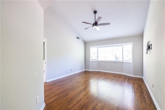 Building Photo - 2690 Camden Glen Ct