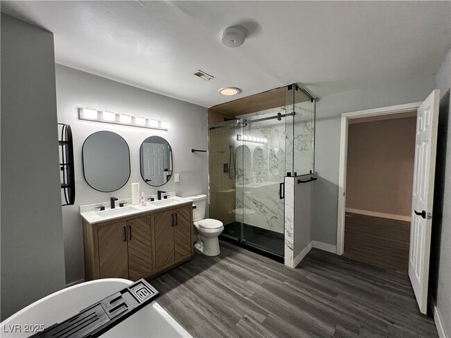 Building Photo - 3140 Hebard Dr