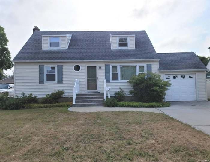 Building Photo - 22 Radcliff Ln