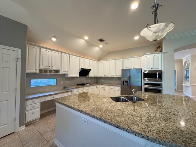 Building Photo - 5822 Pinellas Park Ct
